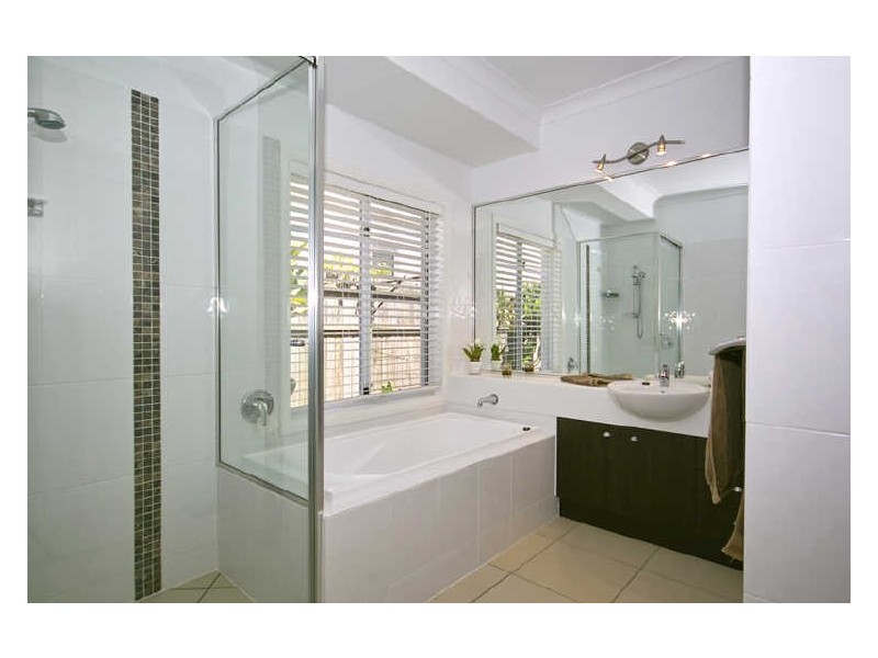 37 Lakeside Drive, Peregian Springs QLD 4573