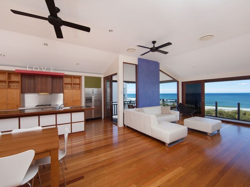 14 Tropicana Rise, Castaways Beach QLD 4567