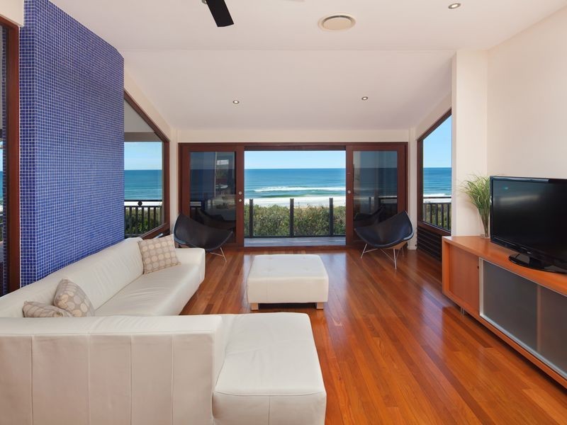 14 Tropicana Rise, Castaways Beach QLD 4567