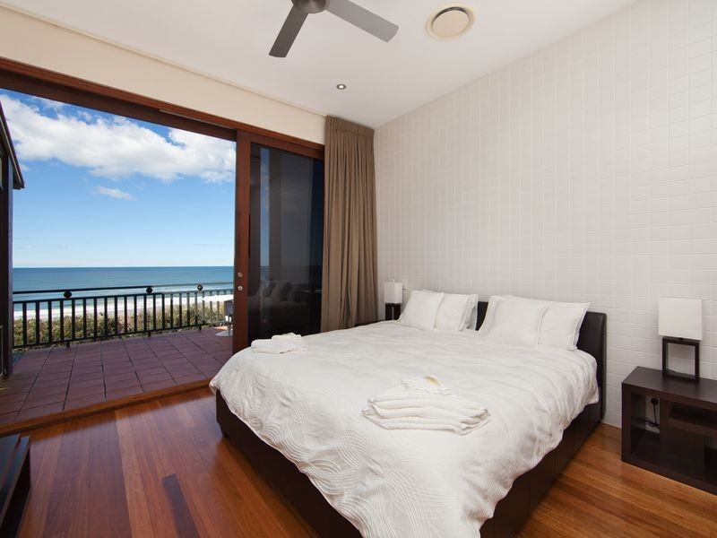 14 Tropicana Rise, Castaways Beach QLD 4567