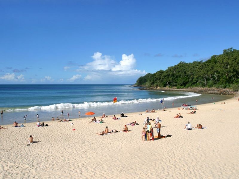 14 Tropicana Rise, Castaways Beach QLD 4567