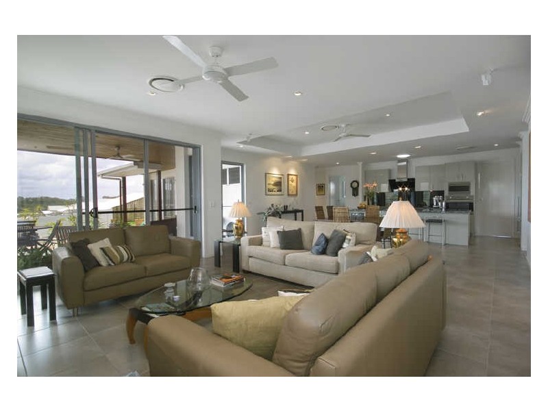 13 Maidstone Crescent, Peregian Springs QLD 4573