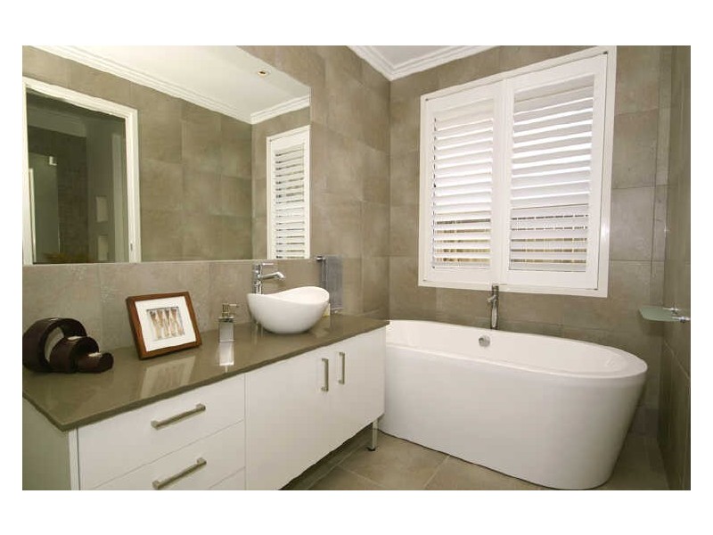 13 Maidstone Crescent, Peregian Springs QLD 4573