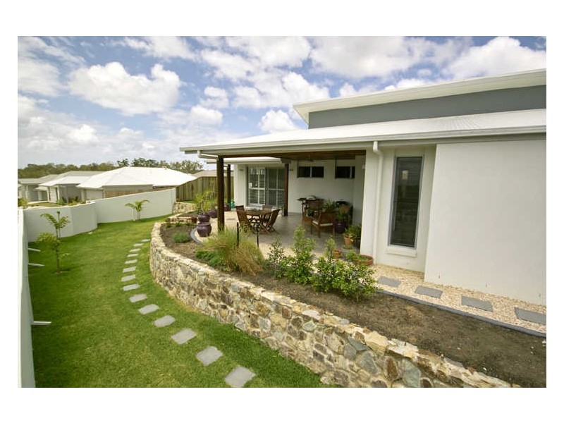 13 Maidstone Crescent, Peregian Springs QLD 4573