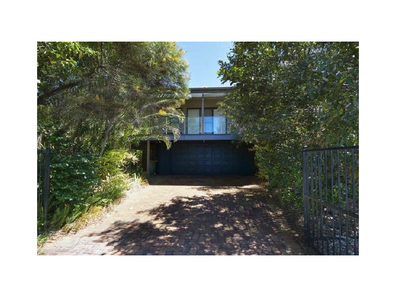 10 Crusoe Court, Castaways Beach QLD 4567