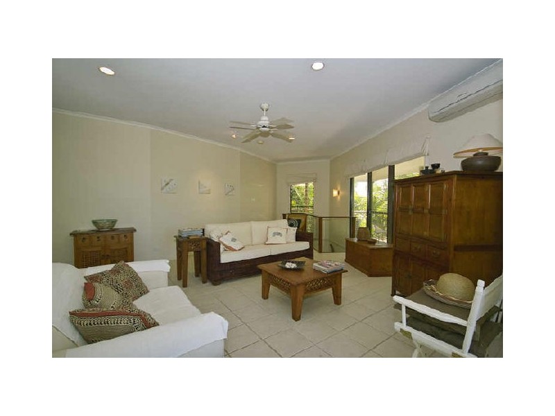 10 Crusoe Court, Castaways Beach QLD 4567