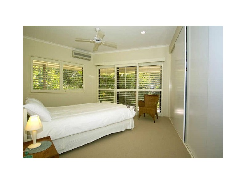 10 Crusoe Court, Castaways Beach QLD 4567