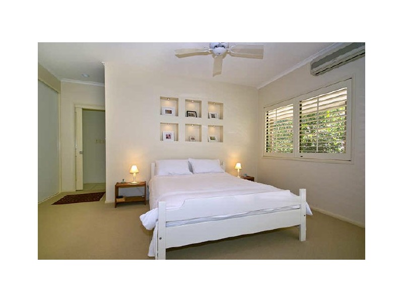10 Crusoe Court, Castaways Beach QLD 4567