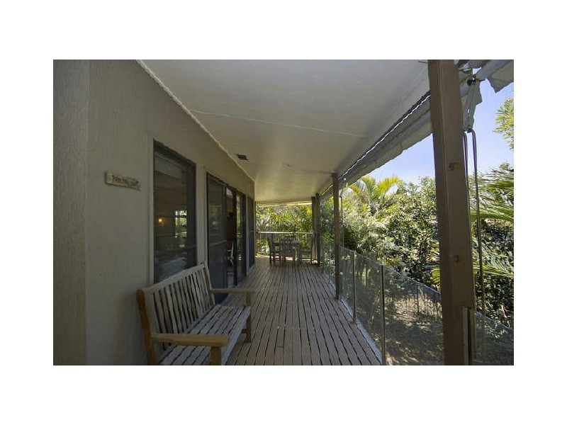 10 Crusoe Court, Castaways Beach QLD 4567