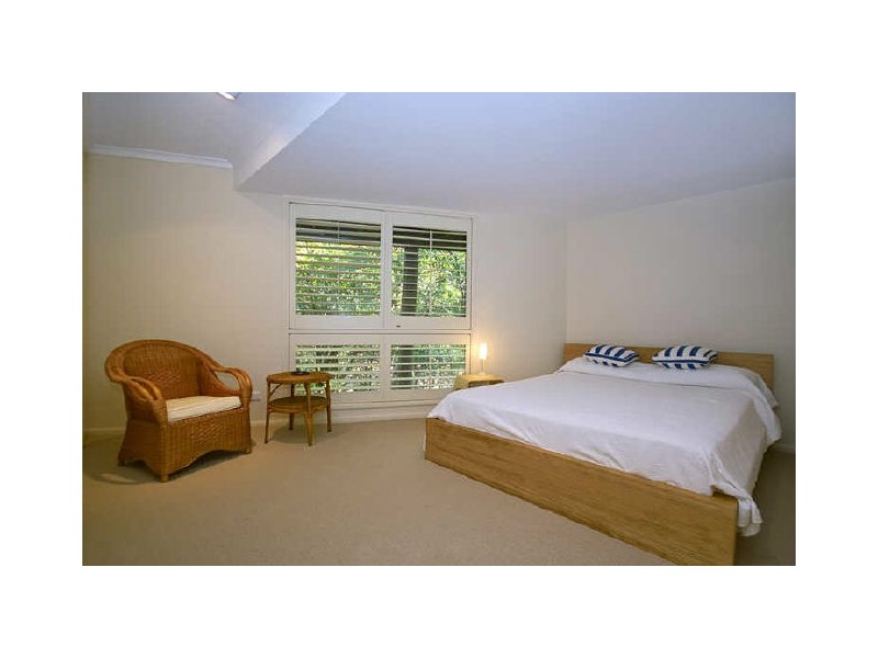 10 Crusoe Court, Castaways Beach QLD 4567