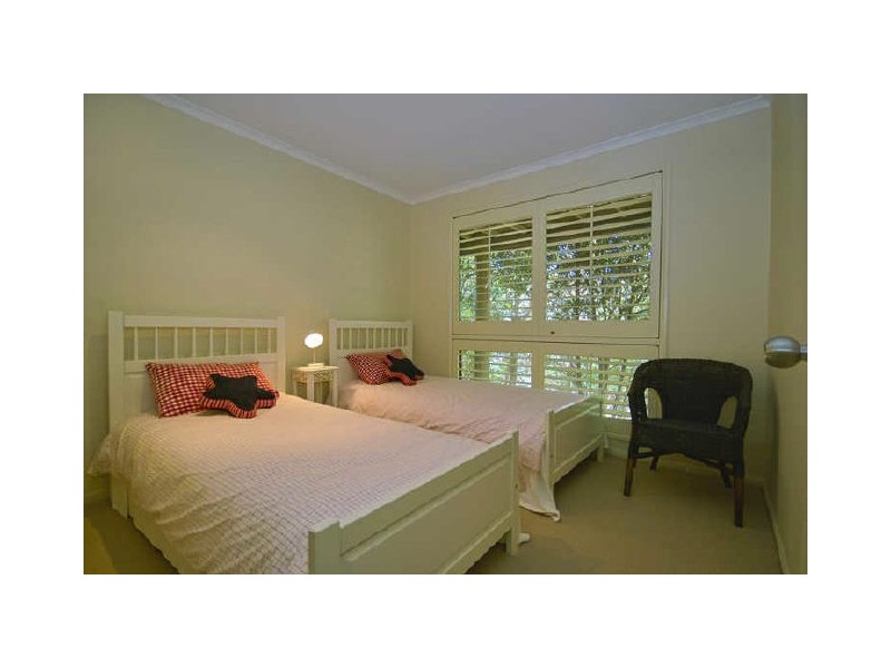10 Crusoe Court, Castaways Beach QLD 4567