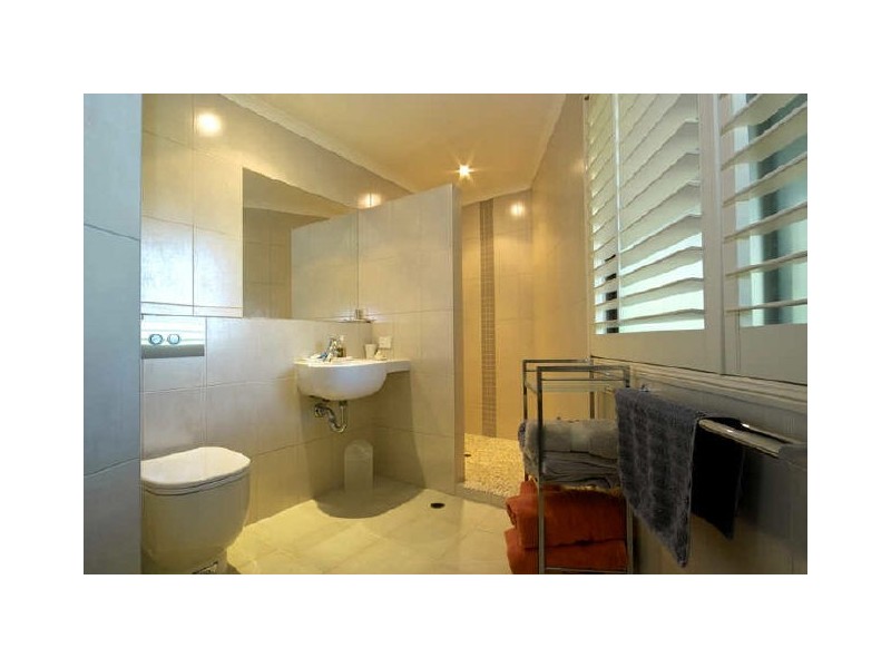 10 Crusoe Court, Castaways Beach QLD 4567
