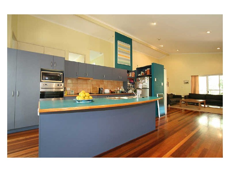 9 Flagship Court, Castaways Beach QLD 4567