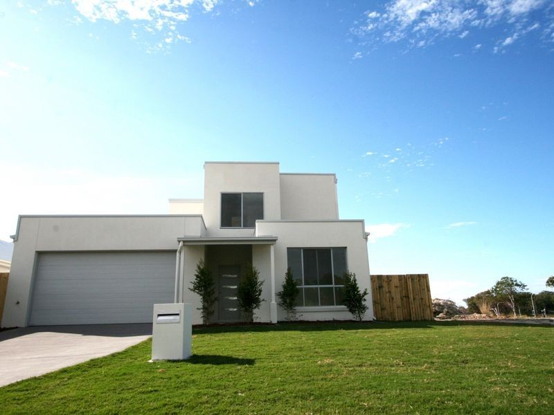 10 Doral Drive, Peregian Springs QLD 4573