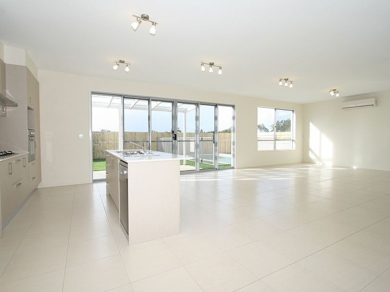 10 Doral Drive, Peregian Springs QLD 4573