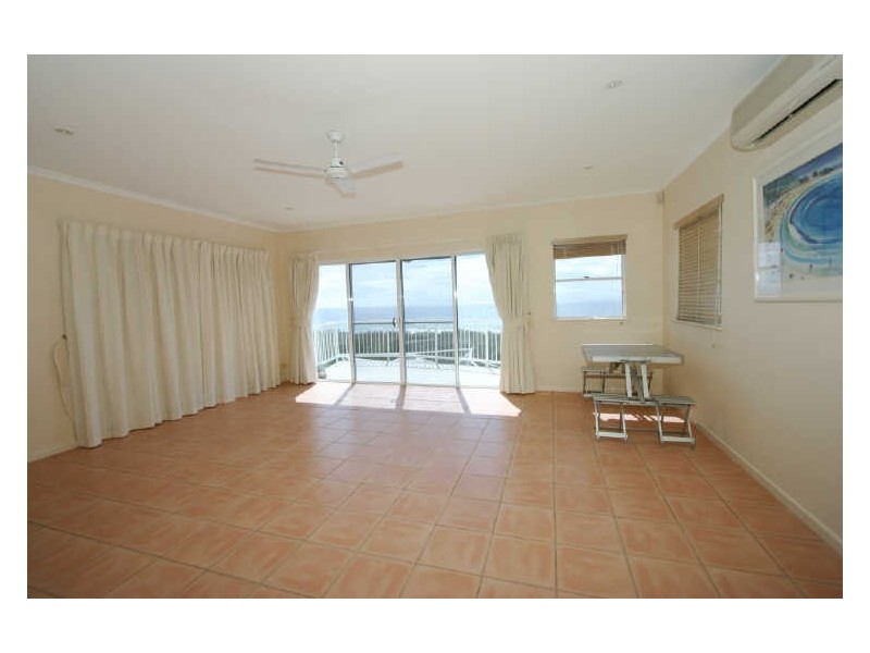1/18 Peregian Esplanade, Peregian Beach QLD 4573