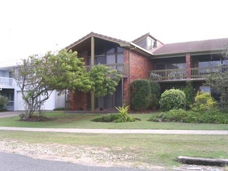 2/70 Peregian Esplanade, Peregian Beach QLD 4573