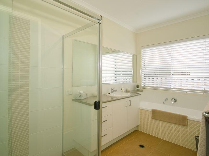 7 Thomson Place, Peregian Springs QLD 4573