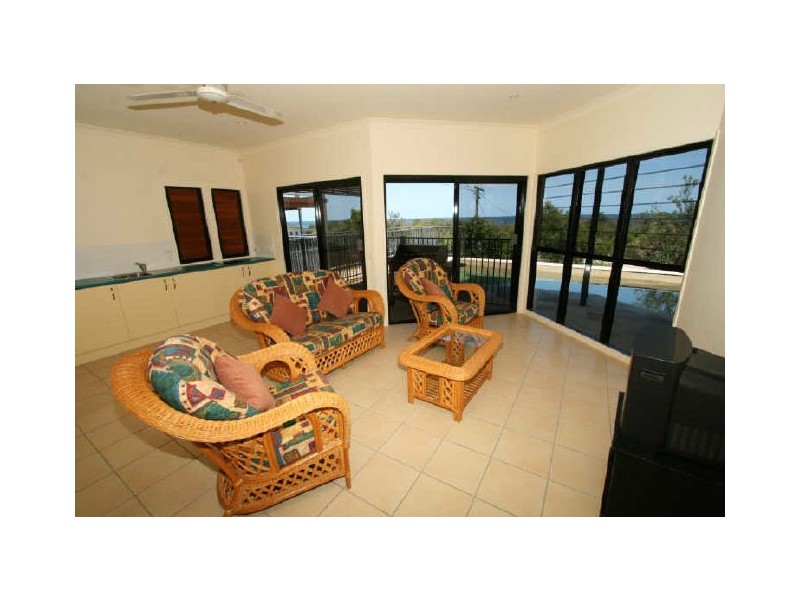 9 Shearwater Street, Peregian Beach QLD 4573