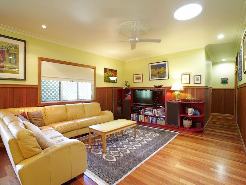 2 Petrel Street, Peregian Beach QLD 4573