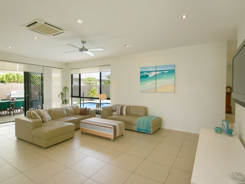 136 The Avenue, Peregian Springs QLD 4573