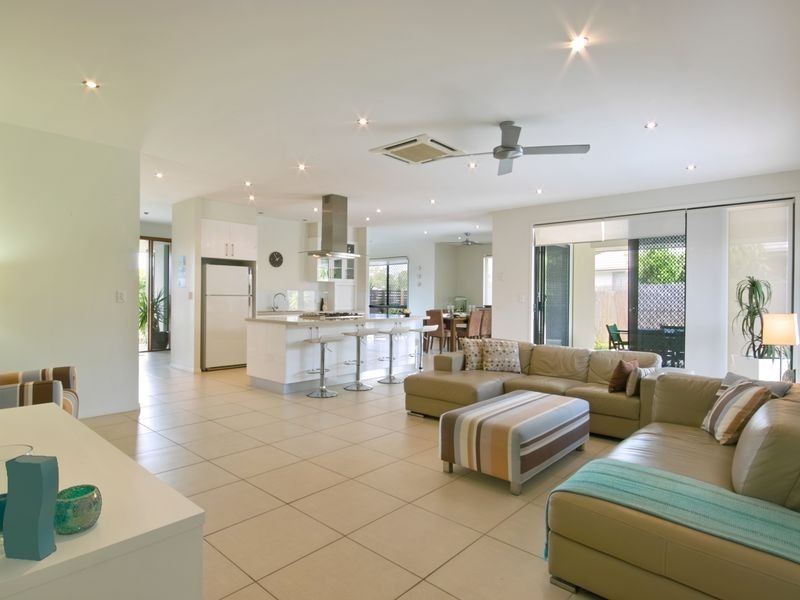 136 The Avenue, Peregian Springs QLD 4573