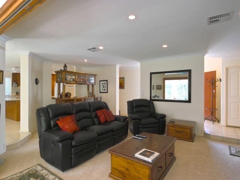 18 Longwood Drive, Peregian Springs QLD 4573