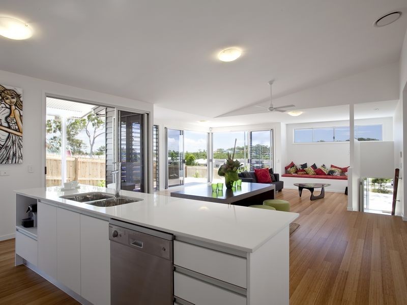 204 The Avenue, Peregian Springs QLD 4573