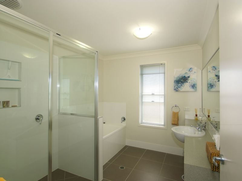 14 Honeyeater Crescent, Peregian Springs QLD 4573