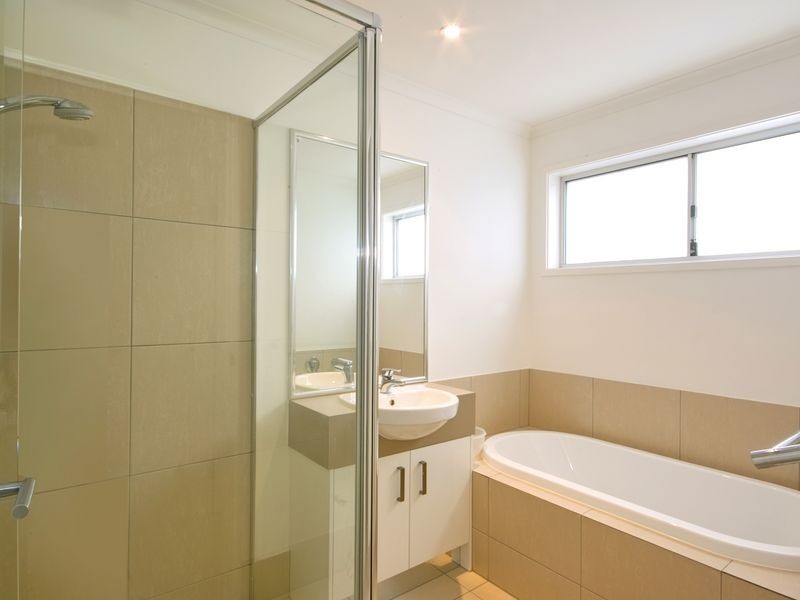 6 Stoneybrook Place, Peregian Springs QLD 4573