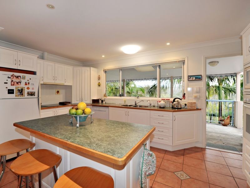 13 Moonbeam Crescent, Castaways Beach QLD 4567