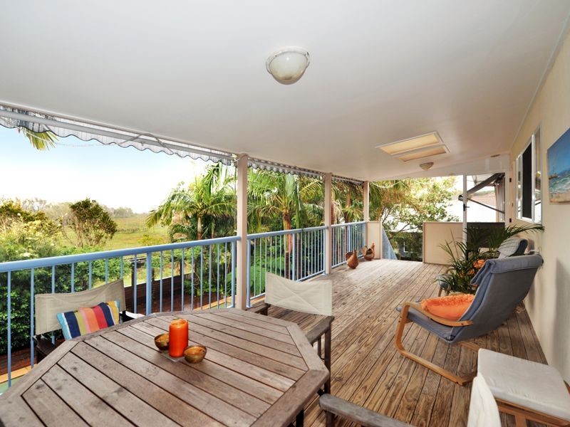13 Moonbeam Crescent, Castaways Beach QLD 4567