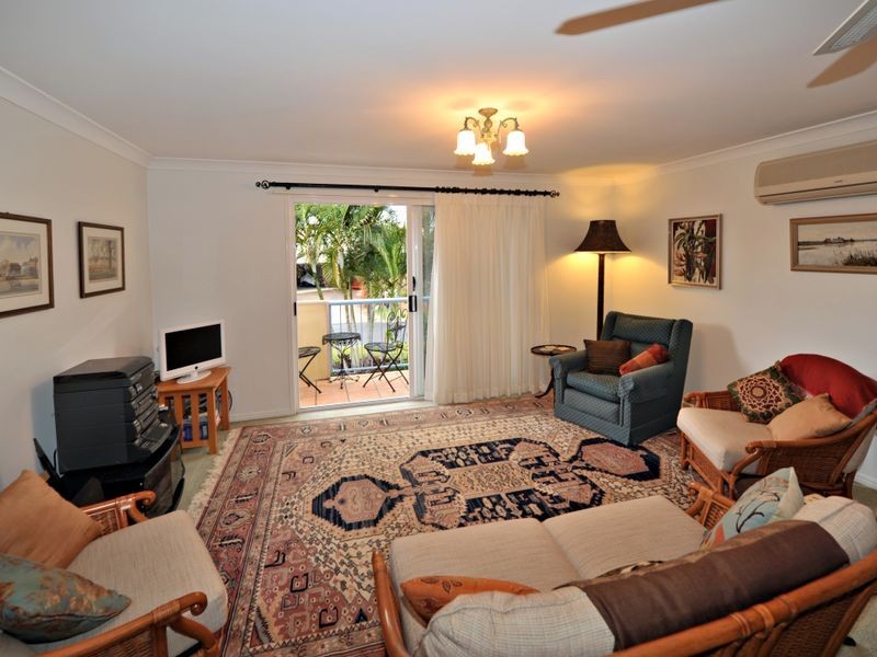 13 Moonbeam Crescent, Castaways Beach QLD 4567