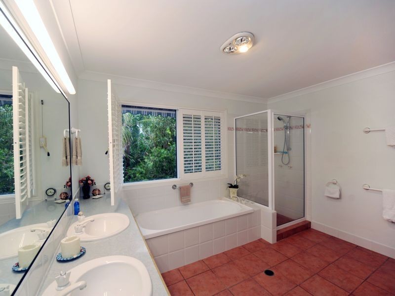 13 Moonbeam Crescent, Castaways Beach QLD 4567