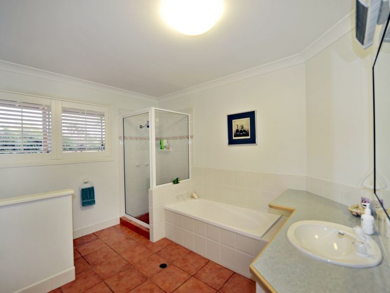 13 Moonbeam Crescent, Castaways Beach QLD 4567