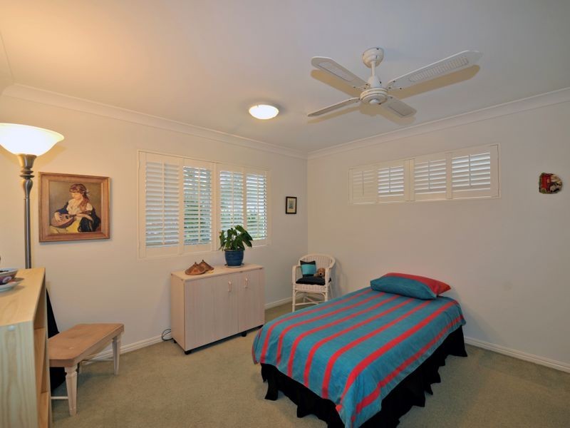 13 Moonbeam Crescent, Castaways Beach QLD 4567