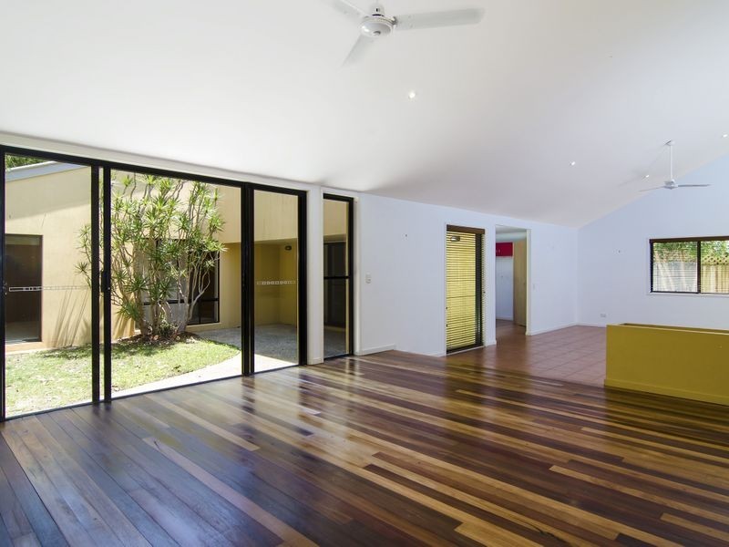 17 Driftwood Drive, Castaways Beach QLD 4567