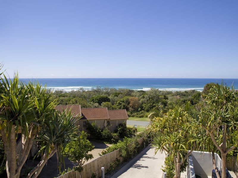 1/26 Peregian Esplanade, Peregian Beach QLD 4573