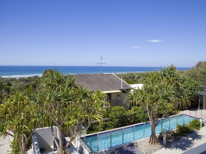 1/26 Peregian Esplanade, Peregian Beach QLD 4573