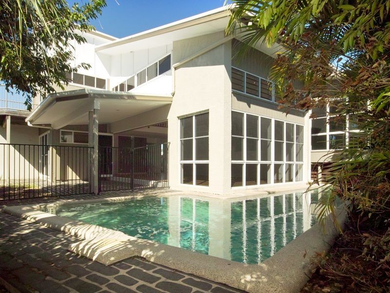 13 Inverness Place, Peregian Springs QLD 4573