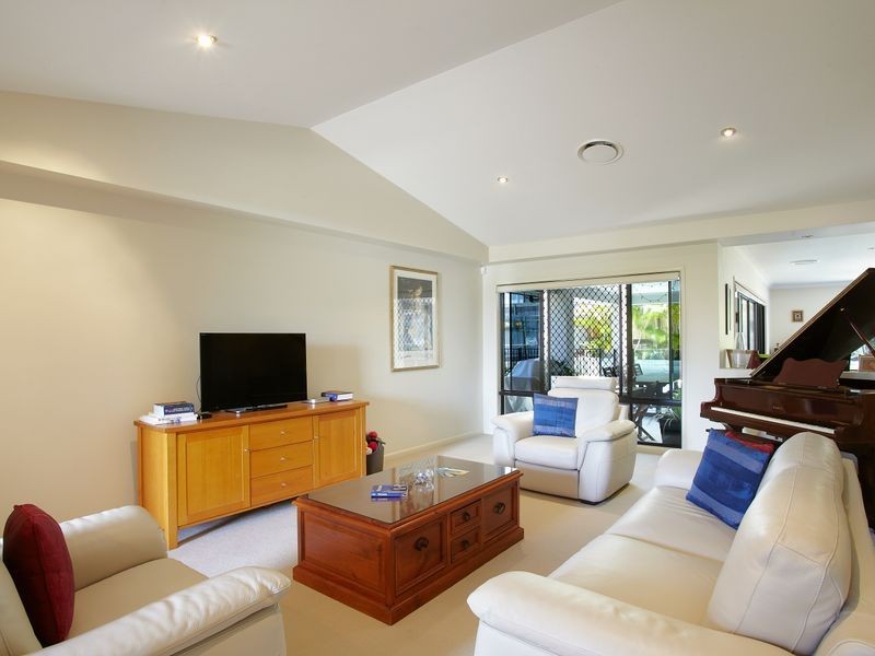 14 Riviera Crescent, Peregian Springs QLD 4573