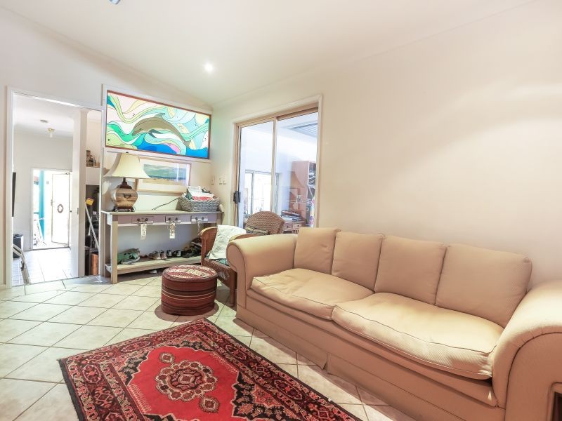 27 Resolute Street, Sunrise Beach QLD 4567