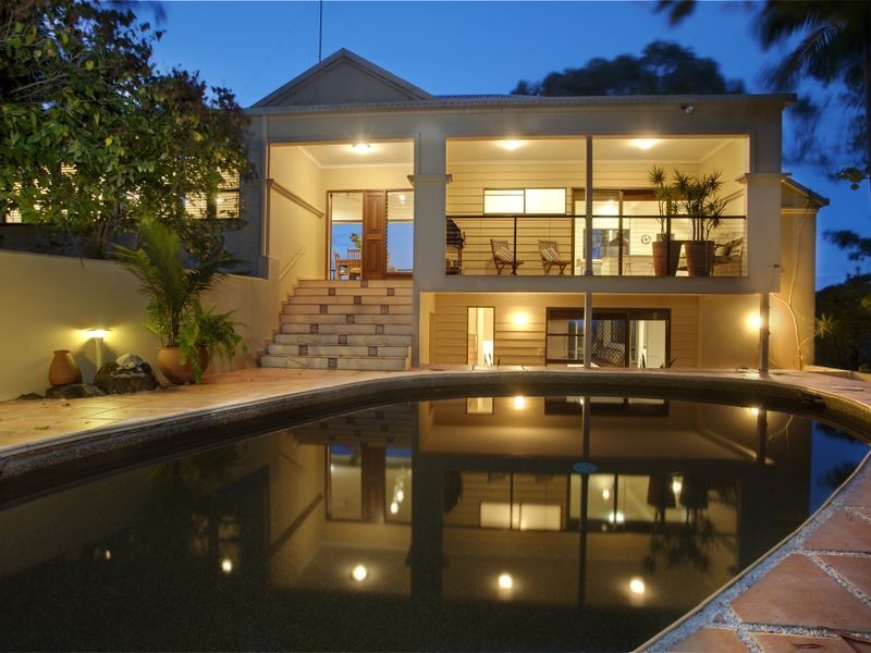 17 Bay View Road, Noosa Heads QLD 4567