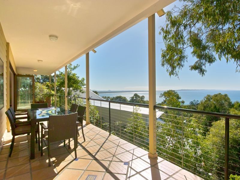 17 Bay View Road, Noosa Heads QLD 4567