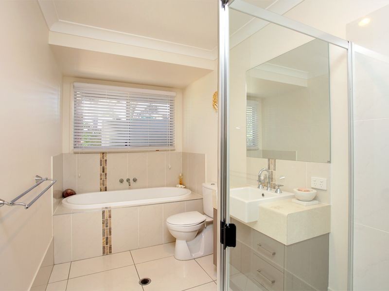 4 Coral Place, Mount Coolum QLD 4573