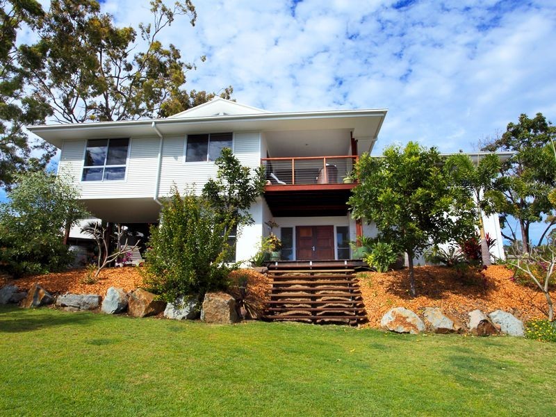 4 Coral Place, Mount Coolum QLD 4573