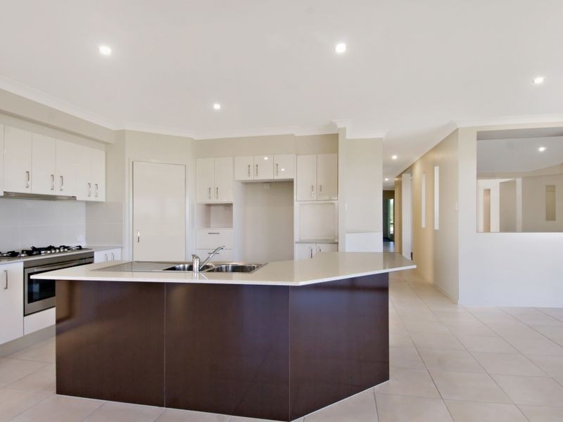 15 Waterville Way, Peregian Springs QLD 4573