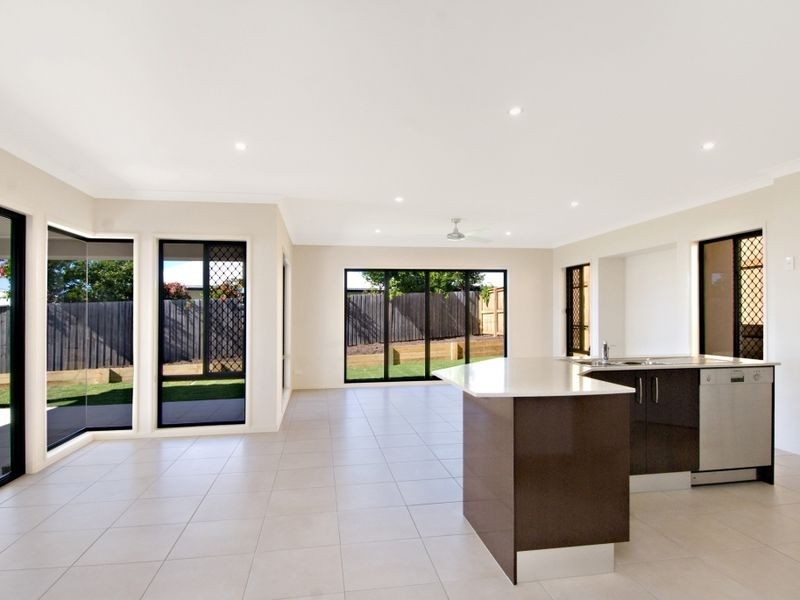 15 Waterville Way, Peregian Springs QLD 4573