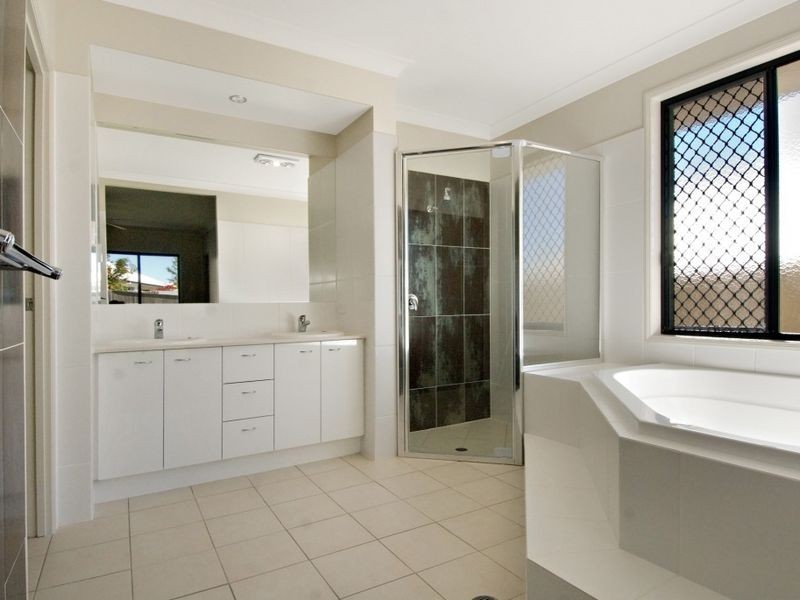 15 Waterville Way, Peregian Springs QLD 4573