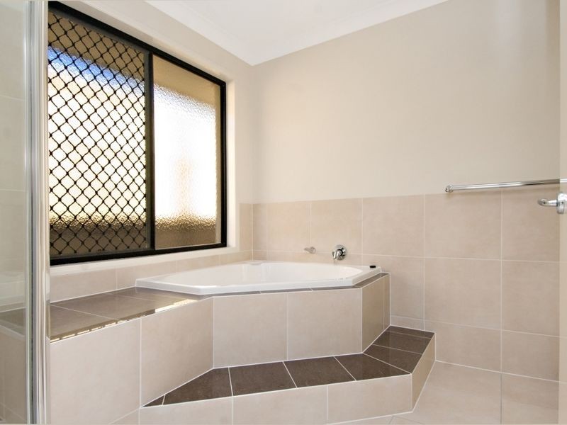 15 Waterville Way, Peregian Springs QLD 4573